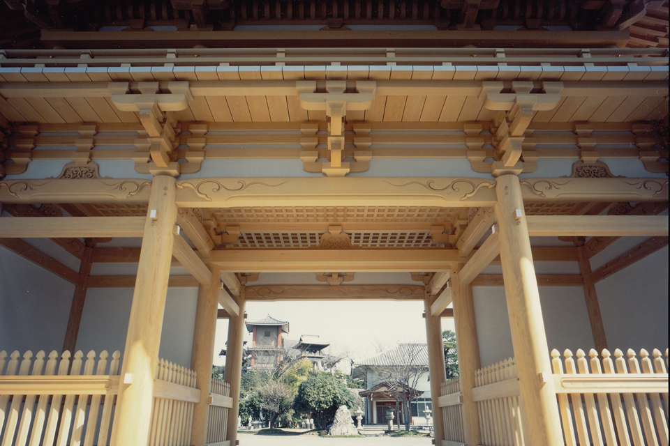 臨済寺　総大門