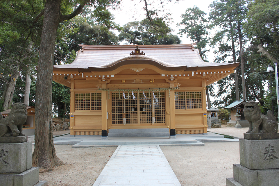 御子神社　社殿